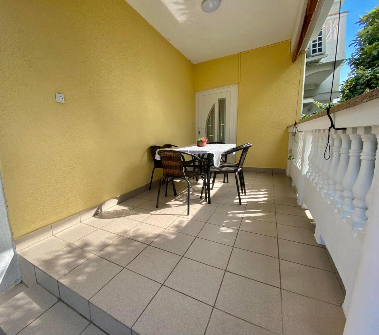 Apartmani Franciska 라브 외부 사진