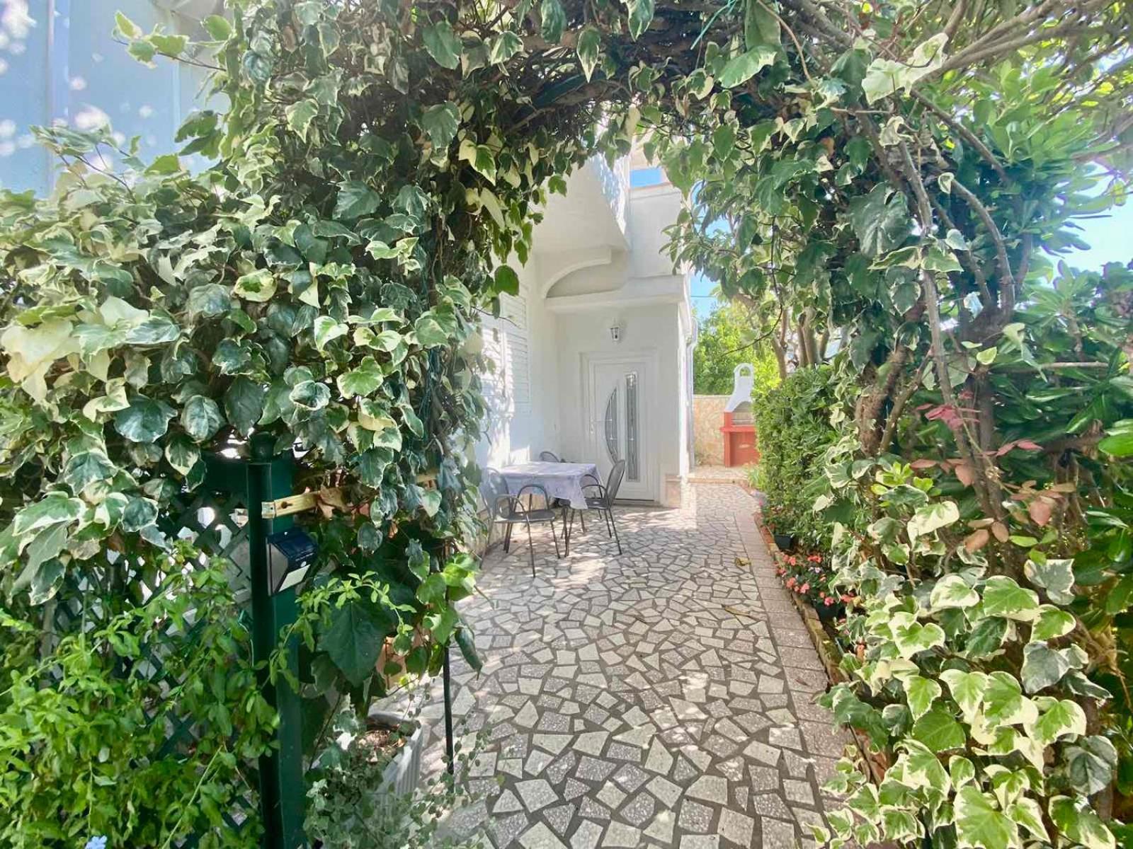 Apartmani Franciska 라브 외부 사진