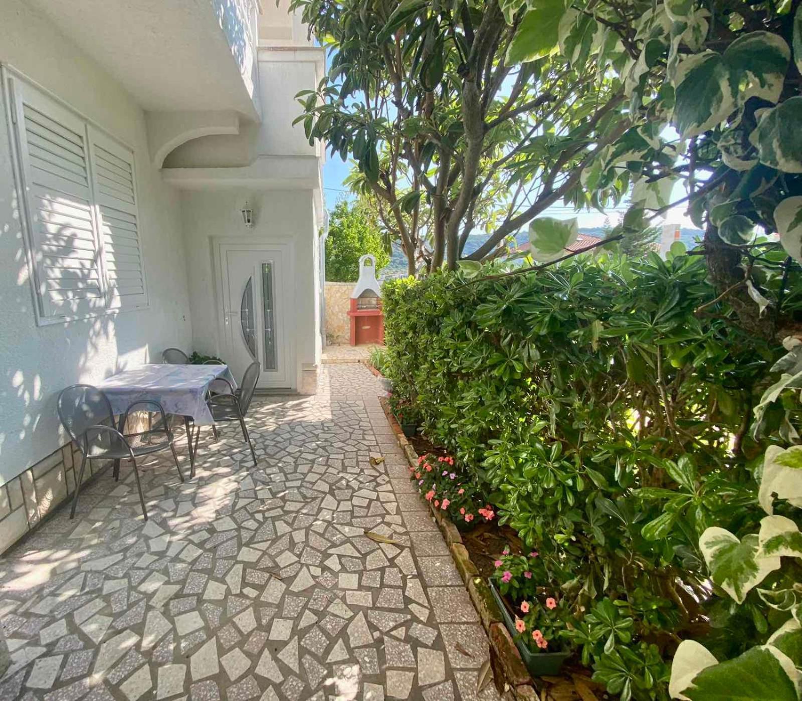 Apartmani Franciska 라브 외부 사진