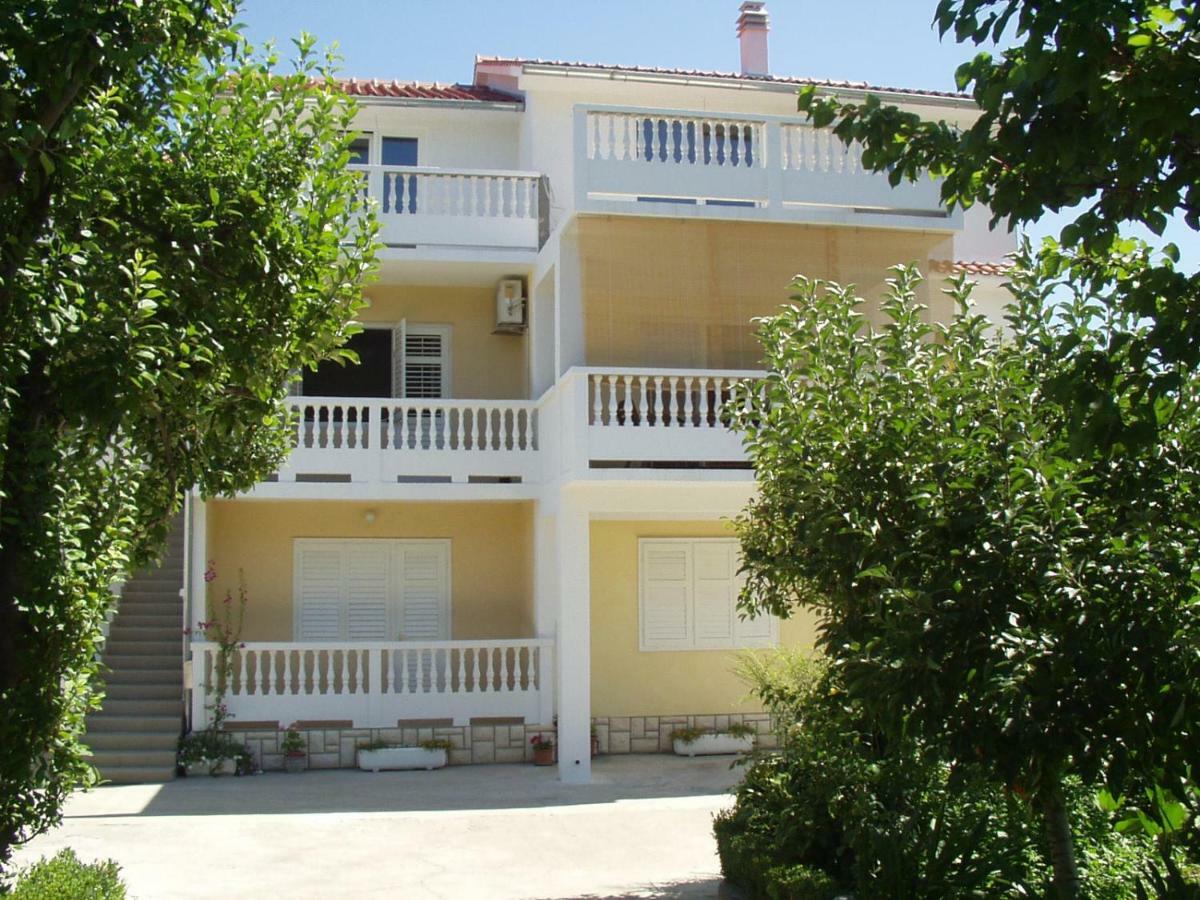 Apartmani Franciska 라브 외부 사진