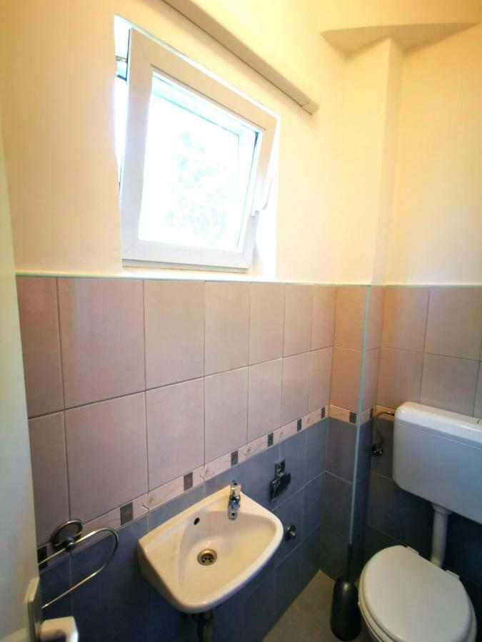 Apartmani Franciska 라브 외부 사진