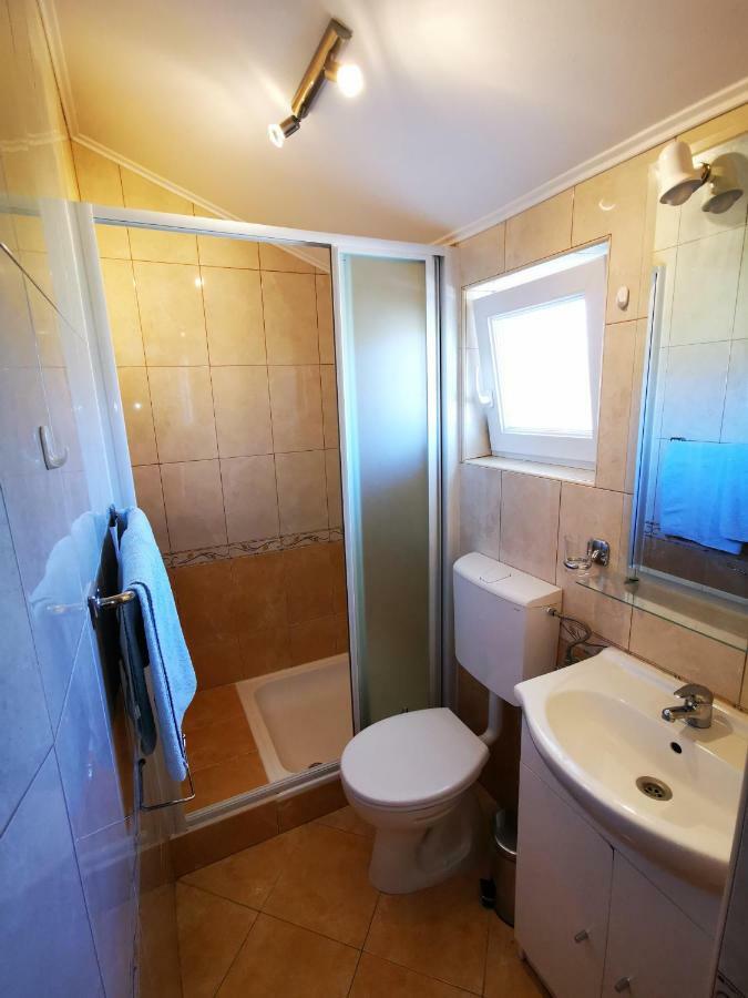 Apartmani Franciska 라브 외부 사진